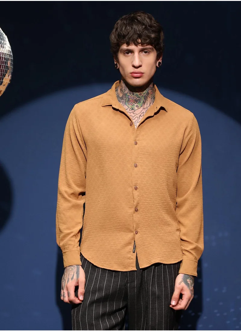 كامبوس سوترا Men's Sienna Brown Rhombus-Texture Shirt For Casual Wear | Spread Collar | Long Cuffed Sleeves | Button Closure | Shirt Crafted With Comfort Fit For Everyday Wear