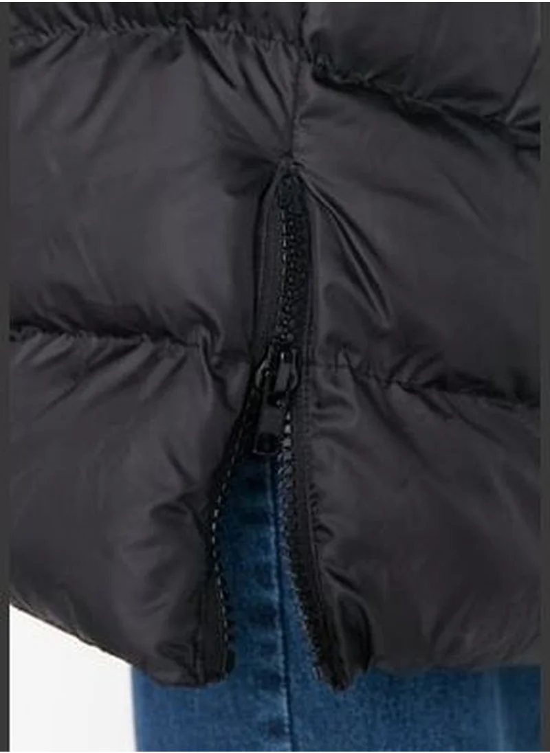 trendyol Black Oversized Puffed Down Jacket with Slit and Zipper Detail TWOAW22MO0114