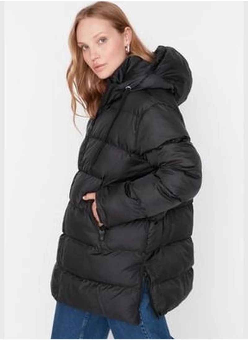trendyol Black Oversized Puffed Down Jacket with Slit and Zipper Detail TWOAW22MO0114