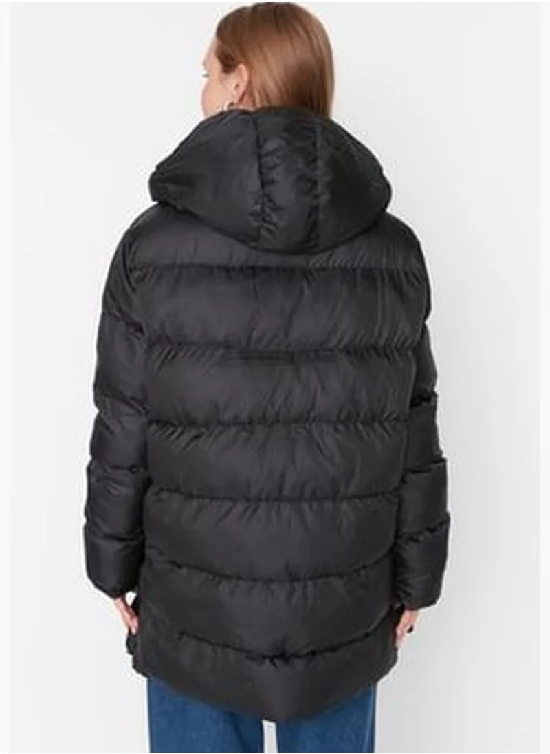 trendyol Black Oversized Puffed Down Jacket with Slit and Zipper Detail TWOAW22MO0114