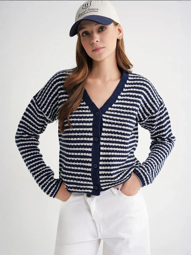 MixRay Mixray V-Neck Buttoned Ribbed Knit Cardigan