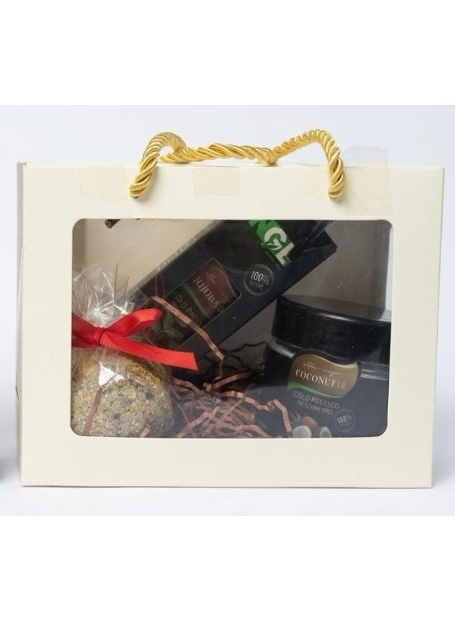 مجموعه من المنتجات الطبيعيه ( زيت الجوجوبا،زيت جوز الهند و صابونه عشبيه طبيعيه ) - Image 1
