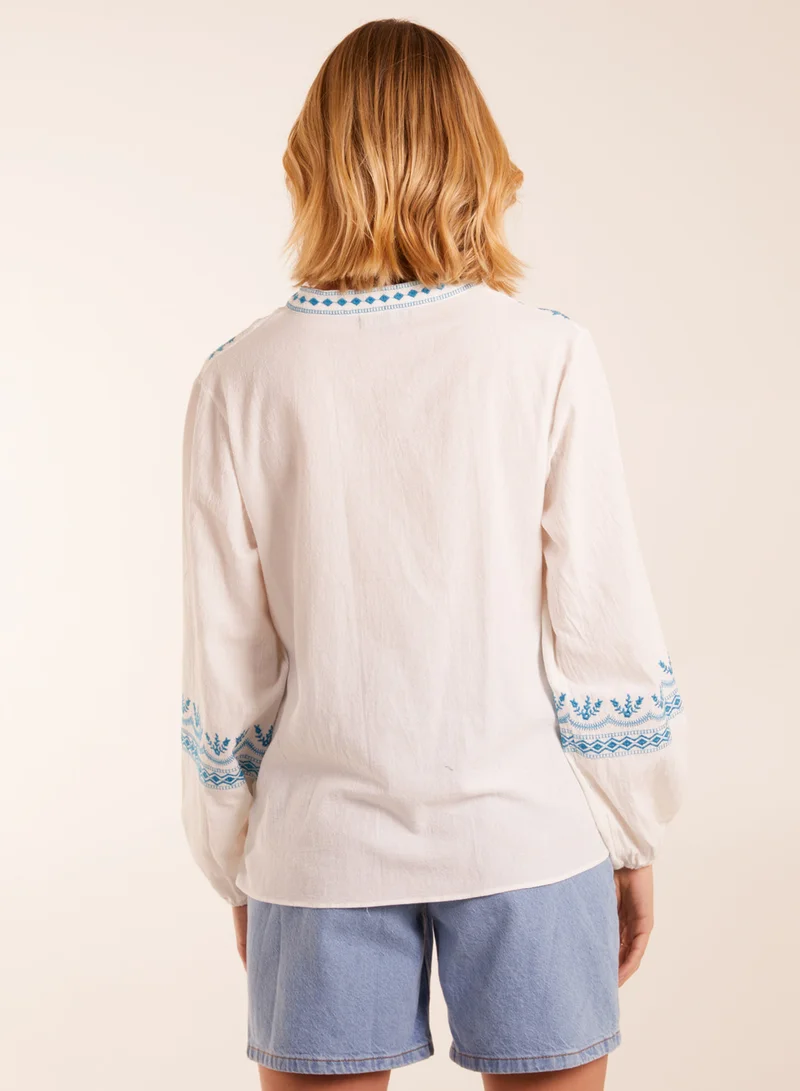 بلو فانيلا بلوزة مطرزة بأكمام كاملة