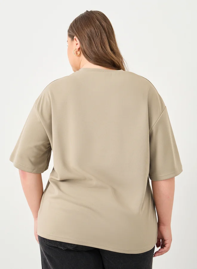 Styli Styli Plus Size Round Neck Oversized T-Shirt