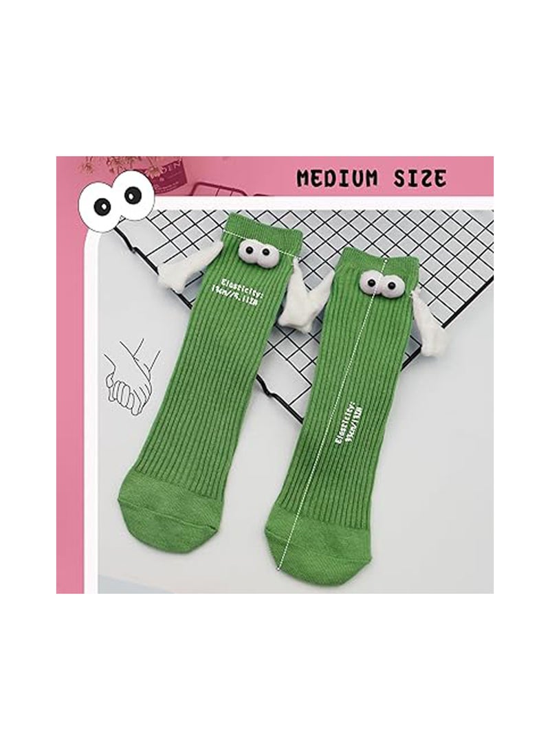 2 Pairs Children's Hand Holding Socks, Boy and Girl Mid-Calf Socks, Solid Color Cute Funny Student Sports Socks, 3D Doll Couple Sock, Funny Gift, Hand In Hand Socks, Magnetic Socks (Green, 26CM) - Image 4