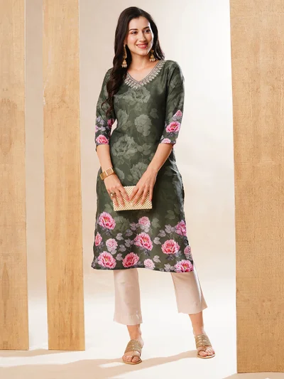 جلو باص Women Floral Printed V-Neck Straight Kurta