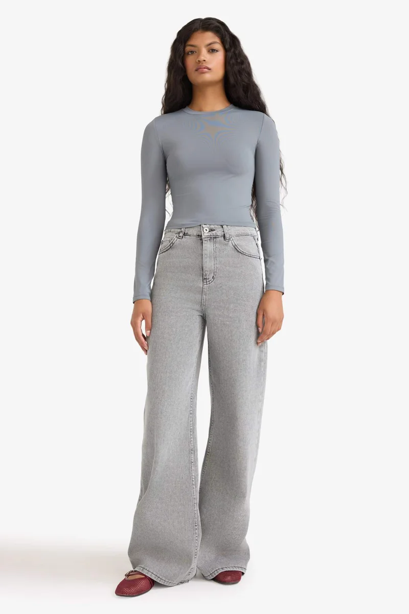 ديفاكتو Fitted Crew Neck Long Sleeve T-Shirt