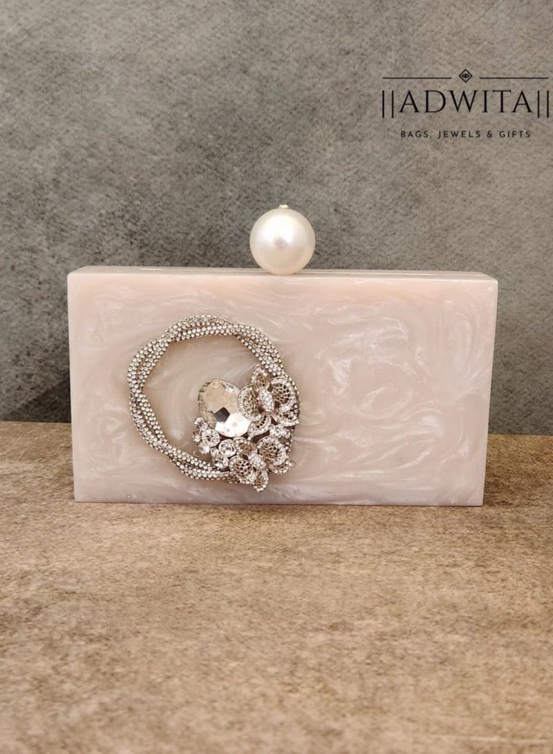 PRASHA The Crystal Saga Clutch