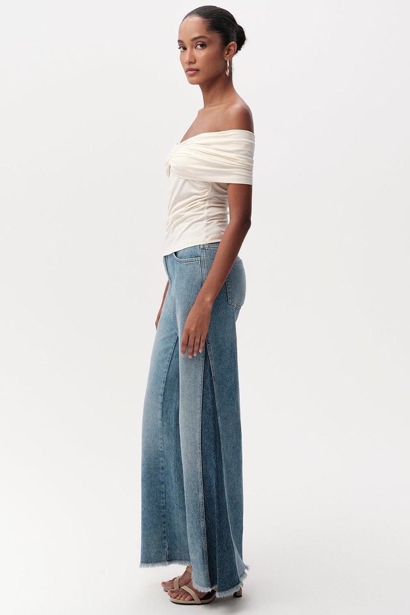 EXQUISE Off-the-shoulder slim-fit knitted cream blouse with metal buckle. - Image 4