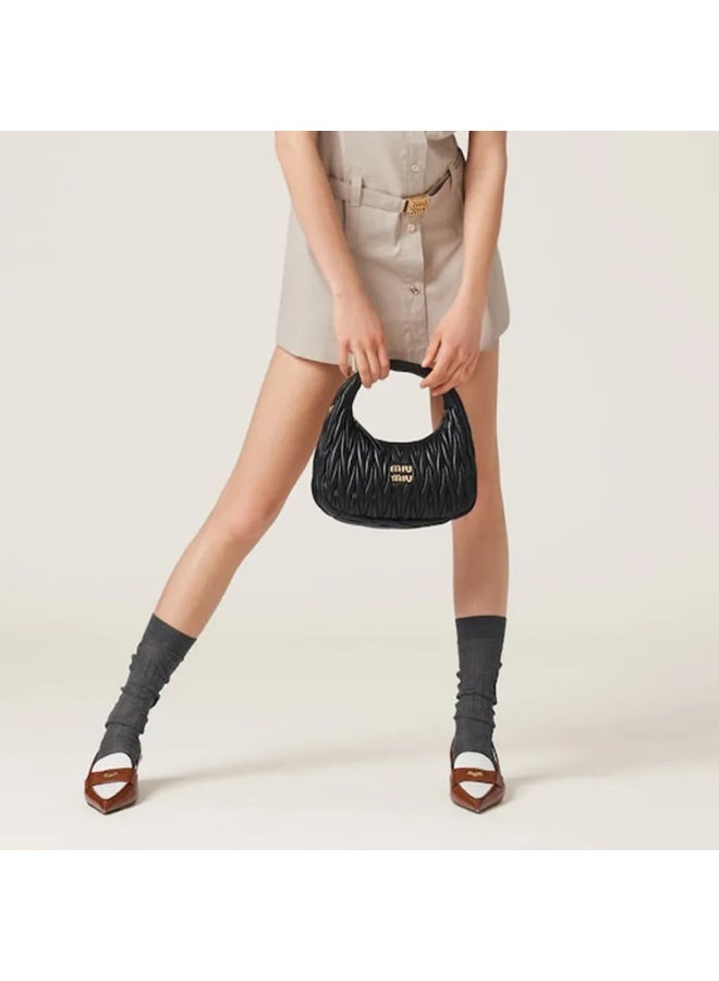 MIU MIU Wander Matelass é Crescent Bag حقيبة يدية للنساء كيس كتف قابل للتعديل (أسود)