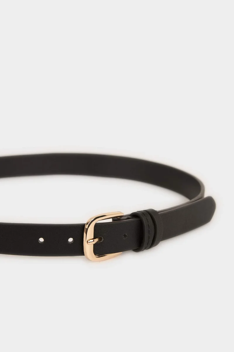 ديفاكتو Woman Oval Buckle Faux Leather