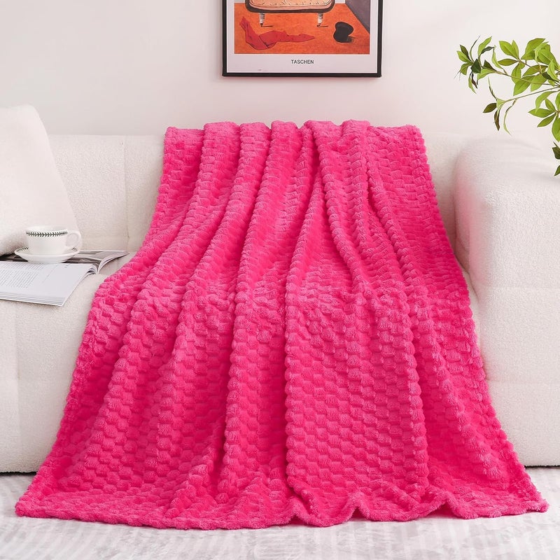 Puncuntex بطانية رمي وردية ساخنة 50"×60" بوصة هدايا للأم فuzzy 3D جاكار زخرفية فانيلا فليس ناعمة للغاية بطانية مريحة للكنبة أو الأريكة أو الكرسي خفيفة الوزن - Image 3