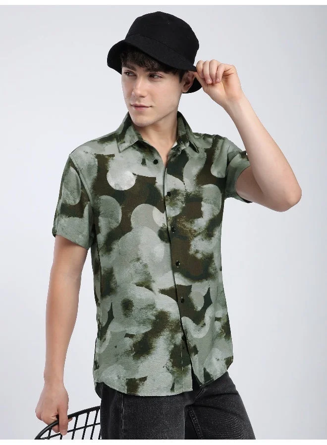 بيونغ قميص بطبعة دائرية مجردة باللون البني