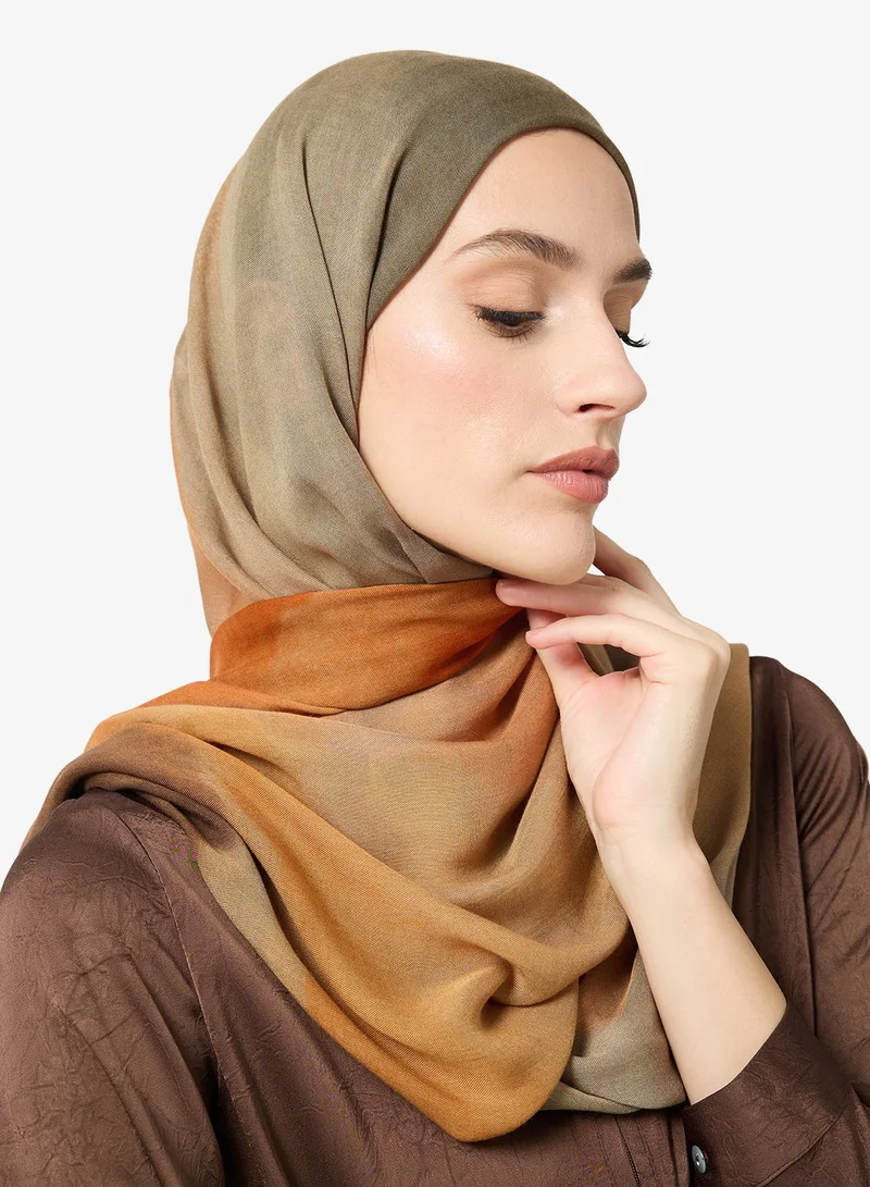 خزانة حجاب بتصميم صبغ وتدرج لوني محتشم