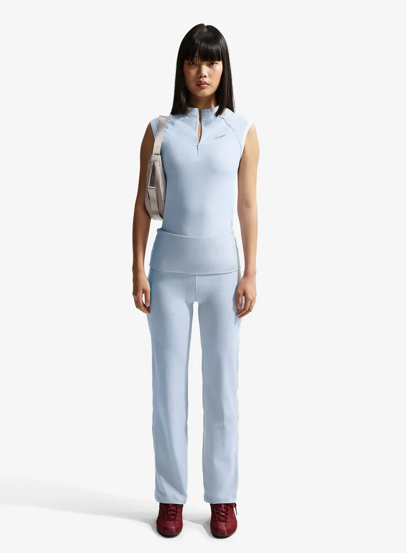 نايكي بلوزة بقصة ضيقة بسحاب ربعي