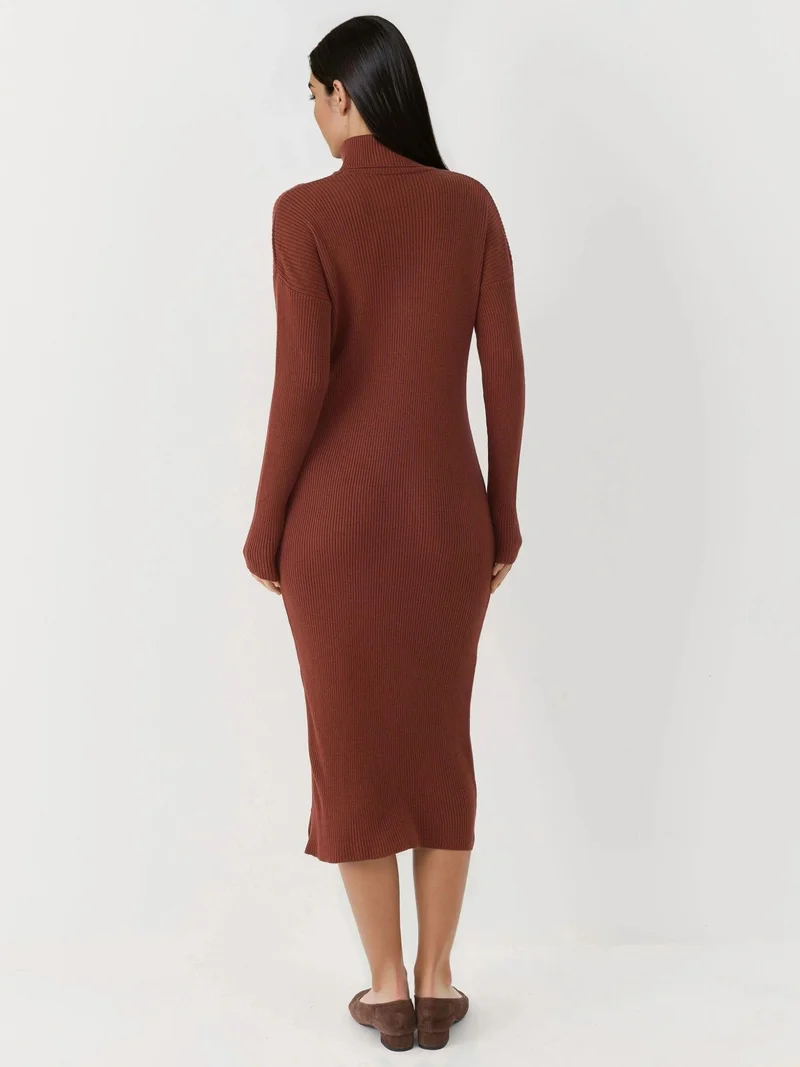 موضتي فستان ضيق محبوك بياقة عالية مضلعة من ماي فاشون