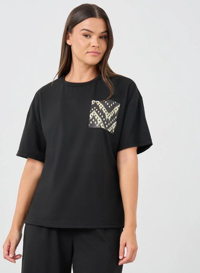 Styli Styli Printed Pocket Round Neck T-Shirt and Pyjama Set