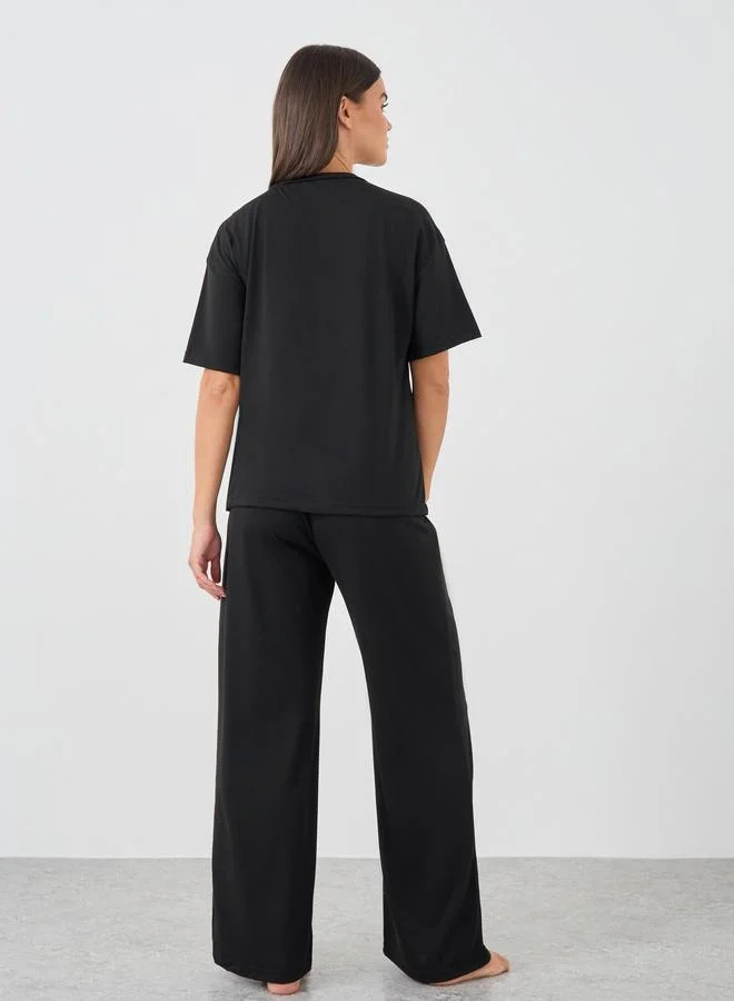 Styli Styli Printed Pocket Round Neck T-Shirt and Pyjama Set