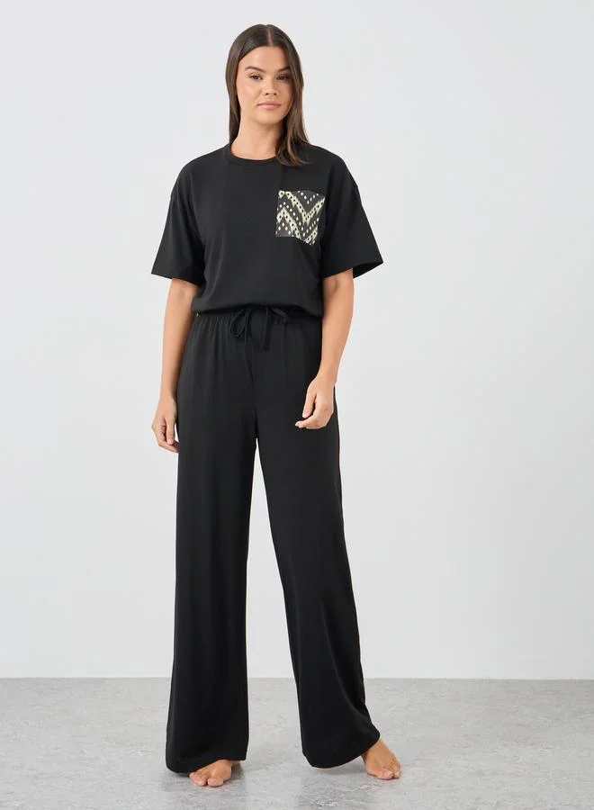 Styli Styli Printed Pocket Round Neck T-Shirt and Pyjama Set