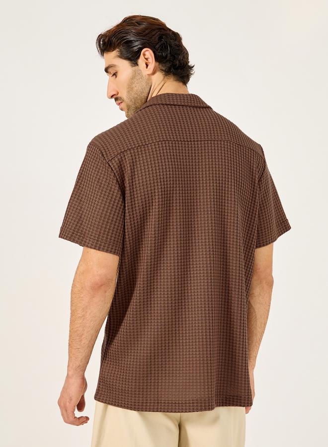 Styli Waffle Knit Texture Resort Collar Relaxed Fit Shirt  - Image 4