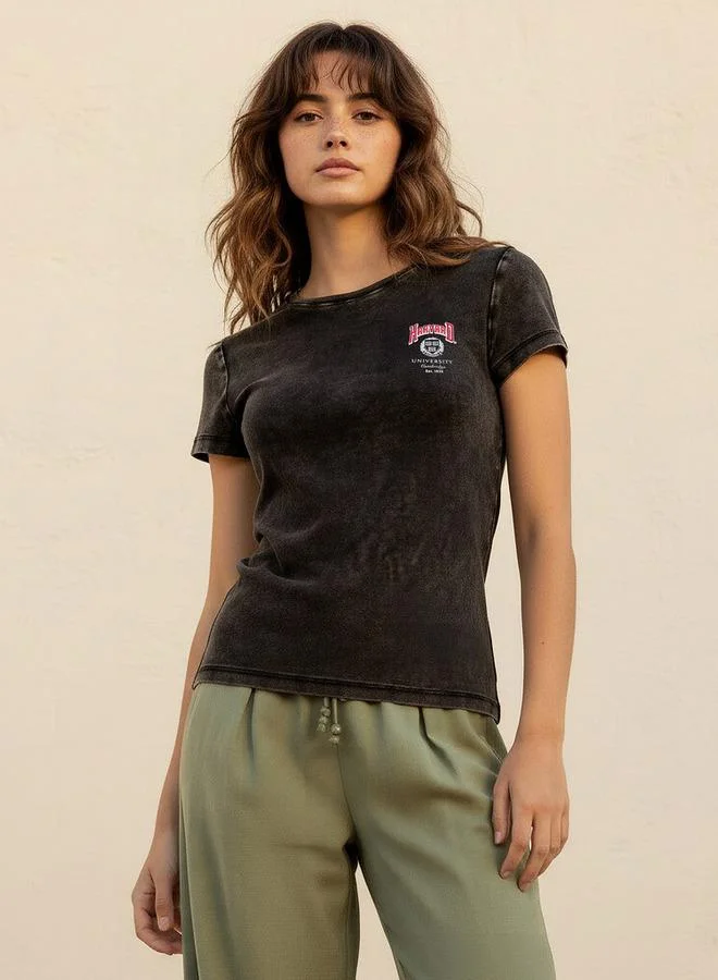 اس بي كاركترز T shirt with Harvard University Print
