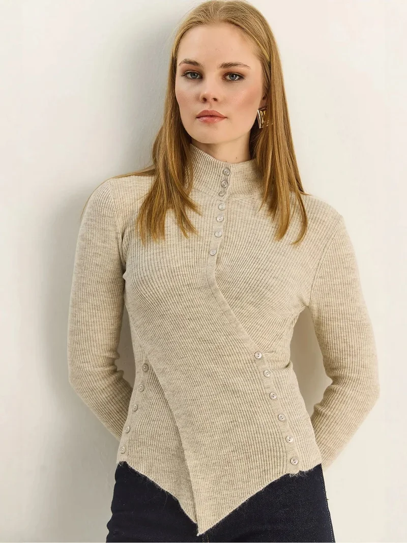 بيانكو لوتشي LUCCI Half Turtleneck Button Detail Sweater