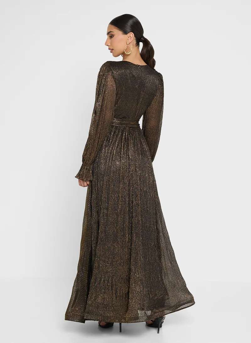 جولدن ابل Vneck Belted Maxi Dress