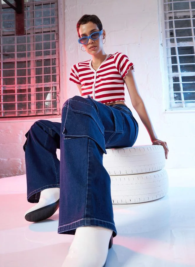 ساسافراس جينز كارجو مستقيم بخصر عالي وتفاصيل خياطة متباينة