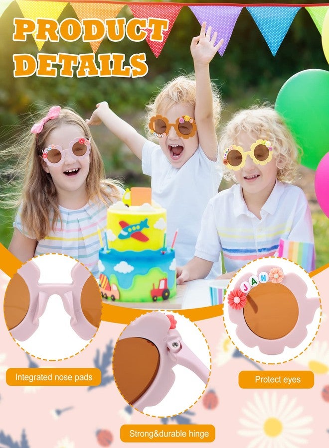 سندير نظارات شمسية دائرية مزينة بالزهور من سندير، ٢٤ زوجًا، للأطفال، بتصميم بوهيمي أنيق، تتضمن ١٠٠ قطعة من خرزات على شكل زهرة الأقحوان، و٤١٦ خرزة على شكل حروف، وغراء، هدية مثالية لحفلات البنات. - Image 3