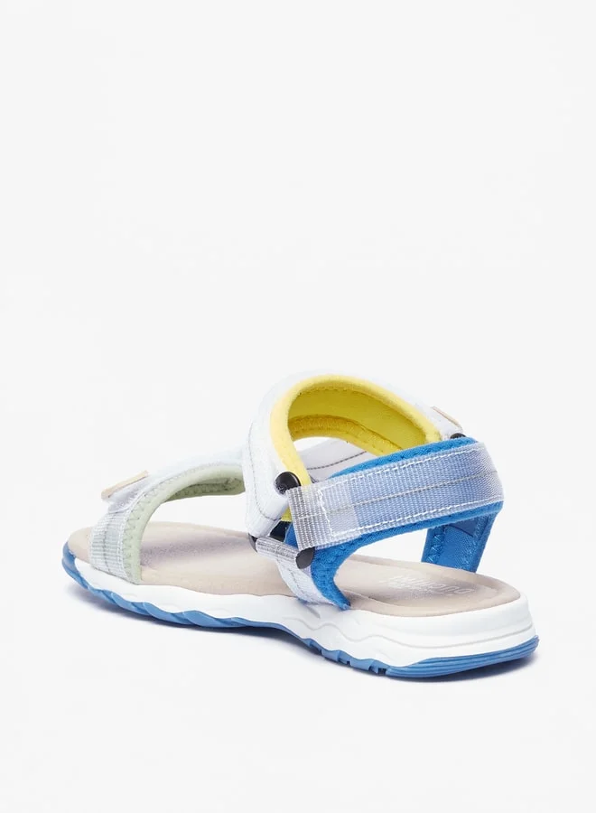 سيد دوتشيني Boys Textured Floaters with Hook and Loop Closure