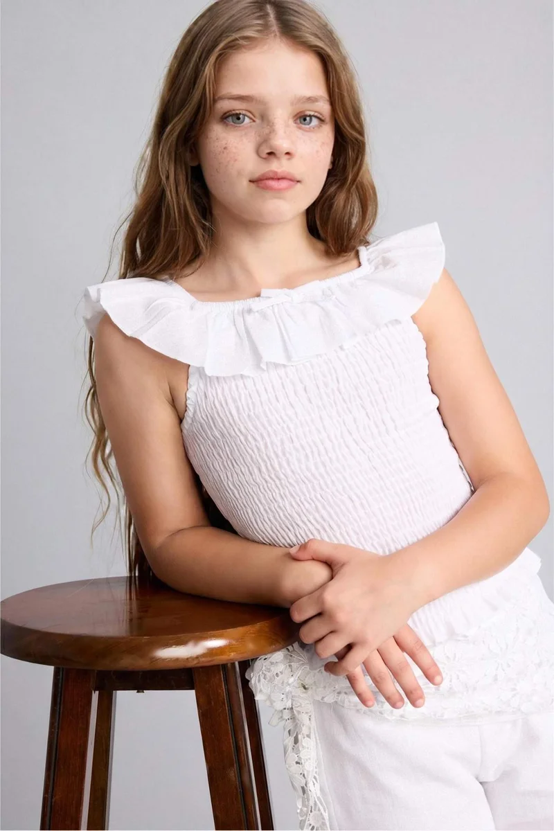 ديفاكتو Girl Sleeveless Wrinkled Look White Blouse