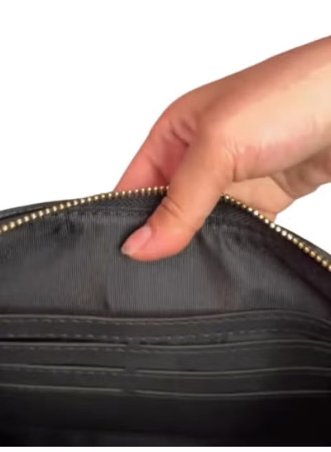 GUCCI Designer Bag – Elegant Women's Luxury Handbag – Authentic Style Evening Purse – Compact Fashion Accessory - Image 2