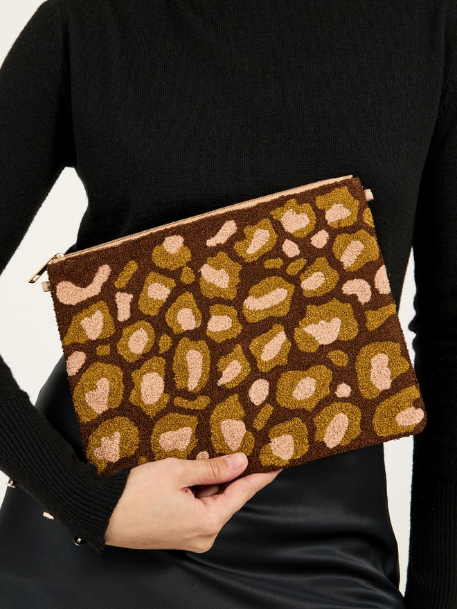 Styli Styli Animal Print Clutch with Detachable Chain Strap  - Image 2