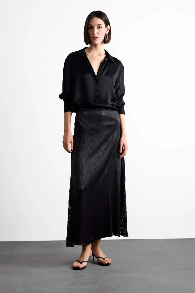 ديفاكتو High Waist Satin Lace Detailed Midi Skirt