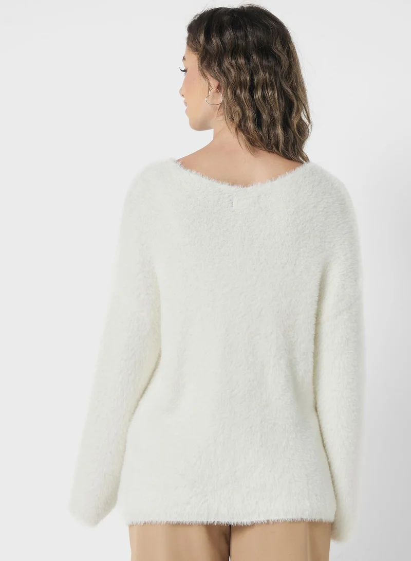 جينجر كنزة بياقة على شكل حرف  بفتحة وزغب