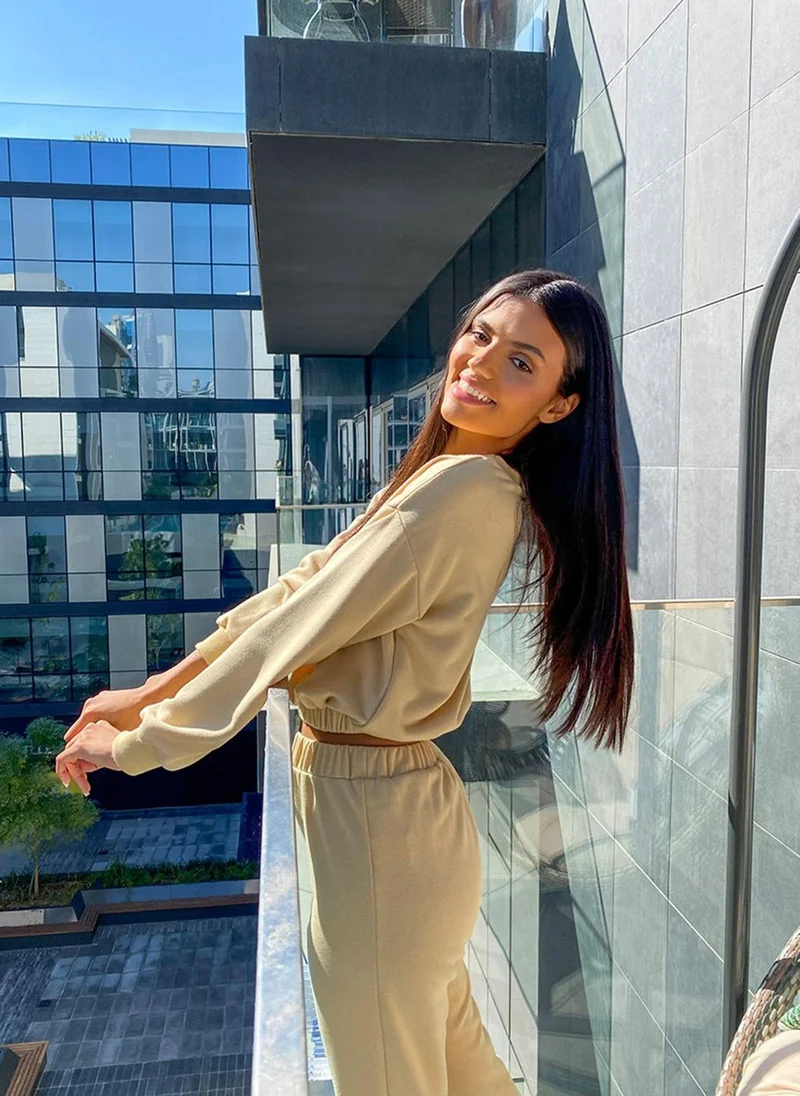 Styli Drop Shoulder Crop Top And Jogger Lounge Set