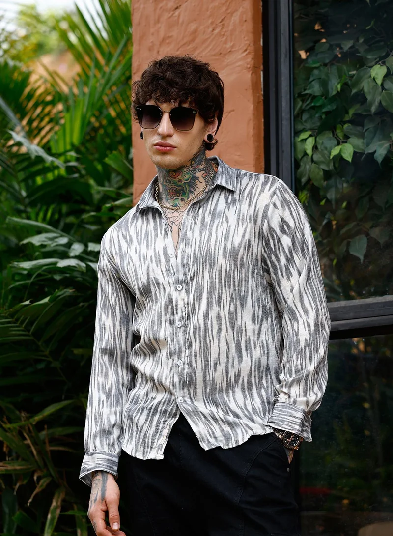 كامبوس سوترا قميص كامبوس سوترا رجالي بطبعة متباينة وياقة عريضة وأكمام طويلة بأزرار وحافة منحنية وطبعة تجريدية منسوجة للاستخدام اليومي والكاجوال بلون رمادي فحمي