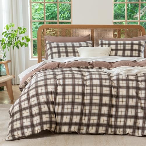 BUPIRD Queen Comforter Set Plaid 3 Pieces Soft Cute Plaid Bedding Comforter Lightweight Check Geometric Style Geometric Comforter Set for All Seasons 1 Comforter and 2 Pillowcases - Image 1