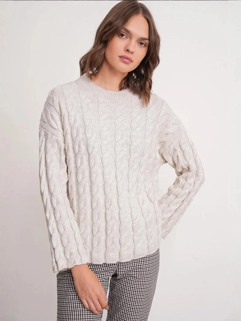 ميكسراي سترة كنزة بياقة دائرية بنقشة كابل بقصة ضيقة من ميكسراي