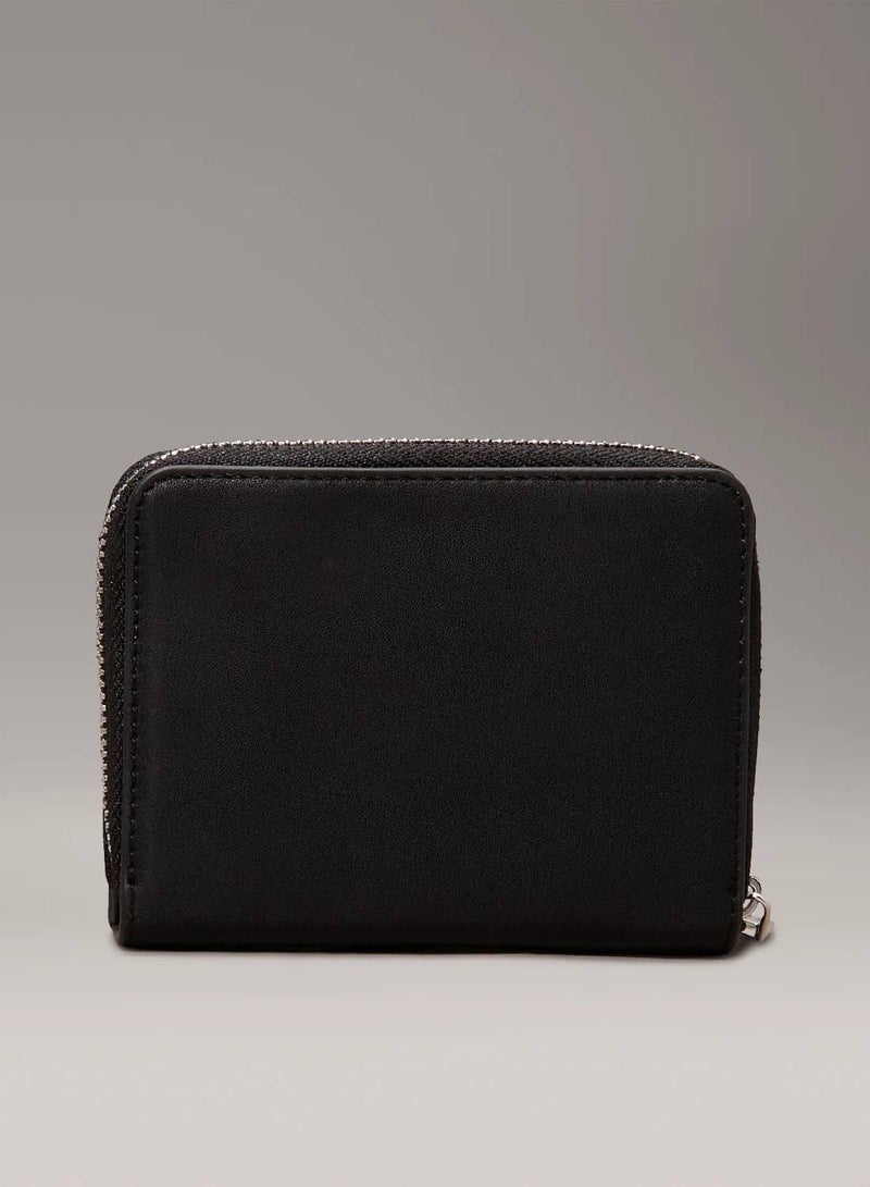 كالفن كلاين محفظة معاد تدويرها بسحاب ملتف - Image 2