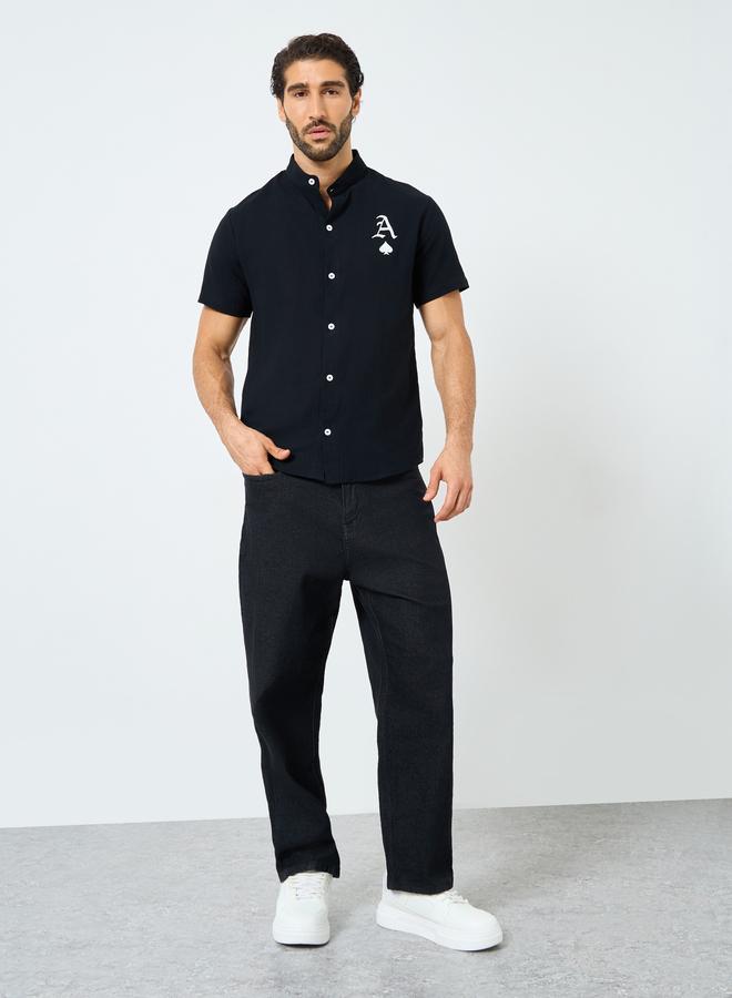 تايك تو قميص أسود بطبعة جرافيك وياقة ماندرين - Image 2