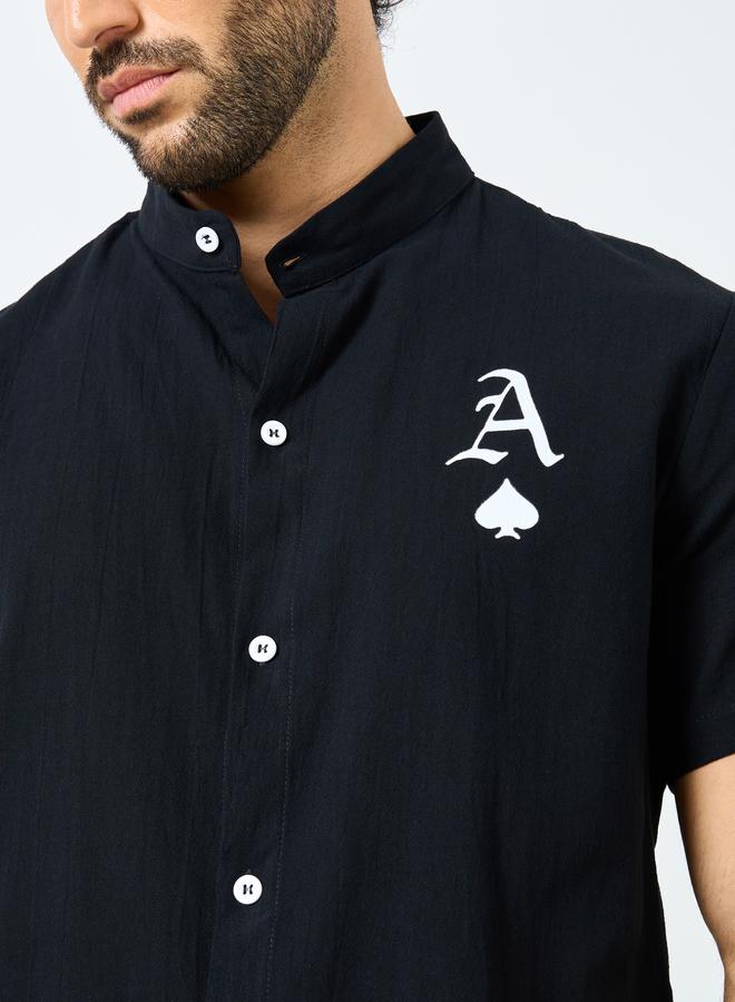 تايك تو قميص أسود بطبعة جرافيك وياقة ماندرين - Image 4