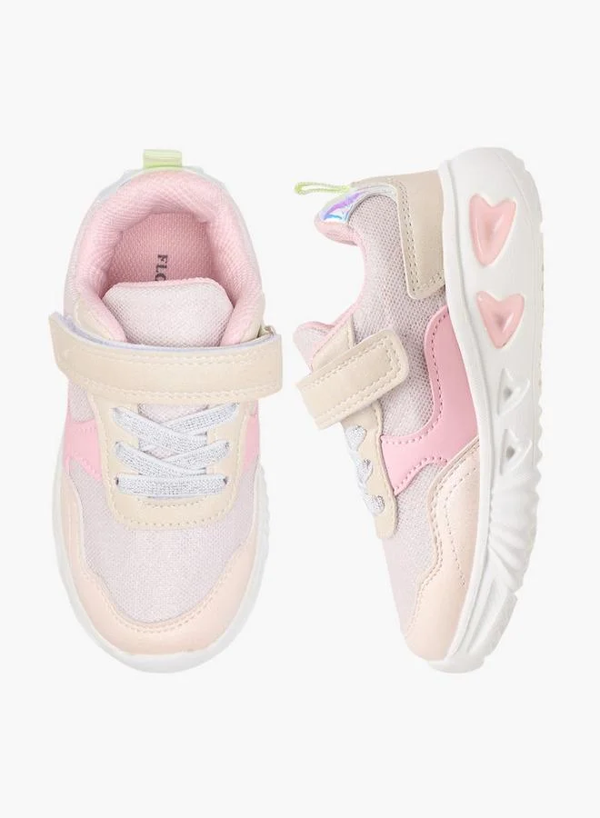 فلورا بيلا من شو إكسبرس سنيكرز بناتي بإضاءة وألوان متداخلة مع إغلاق بشريط لاصق