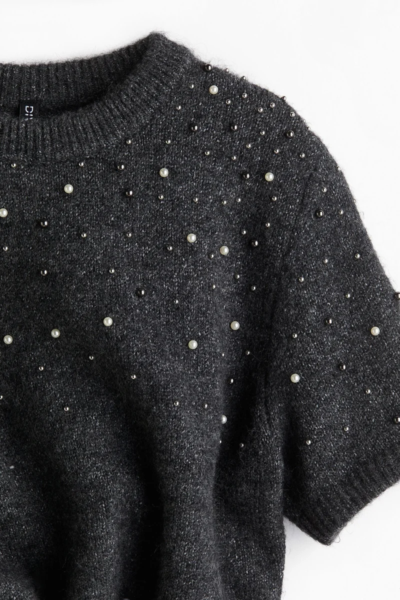 اتش اند ام فستان مزيّن بحبات خرز