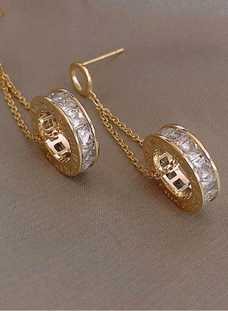 Dangle Charms Trendy And Elegant Earrings For Women Inlaid With Zirconia - Image 2