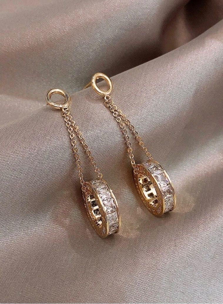 Dangle Charms Trendy And Elegant Earrings For Women Inlaid With Zirconia - Image 1