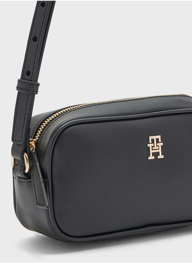 TOMMY HILFIGER Narrow Strap Crossbody
