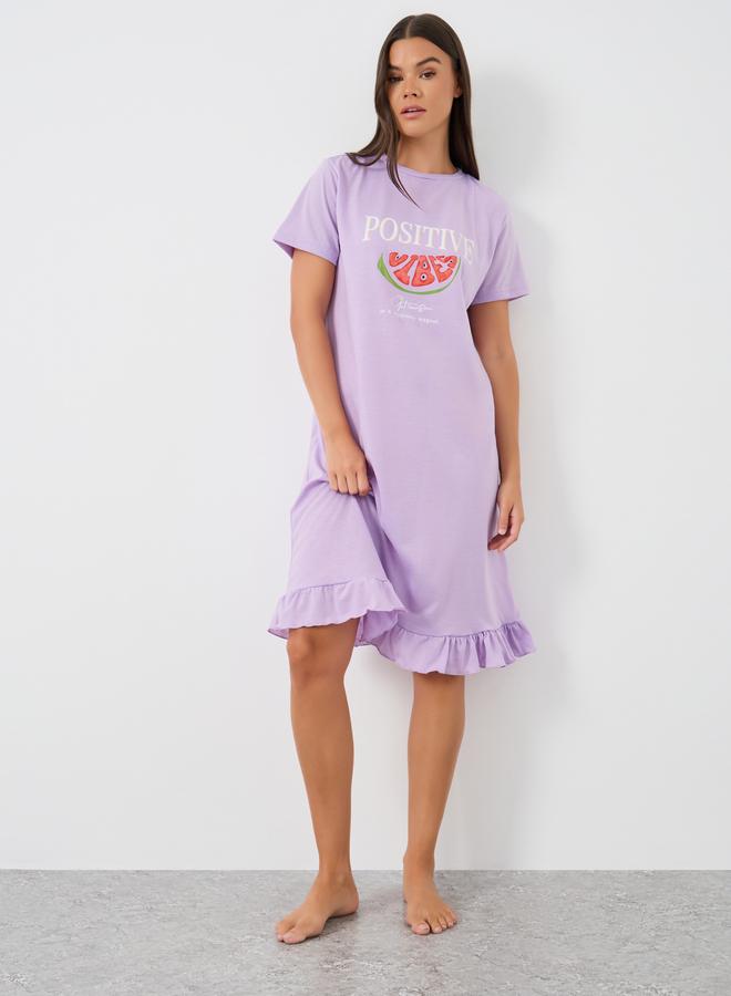 ستايلي تي شيرت نوم بأكمام قصيرة وحافة مكشكشة بطبعة جرافيك ستايلي - Image 1