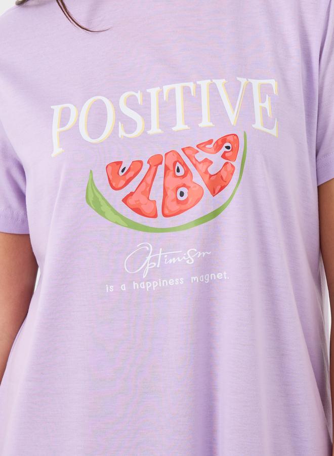 ستايلي تي شيرت نوم بأكمام قصيرة وحافة مكشكشة بطبعة جرافيك ستايلي - Image 3