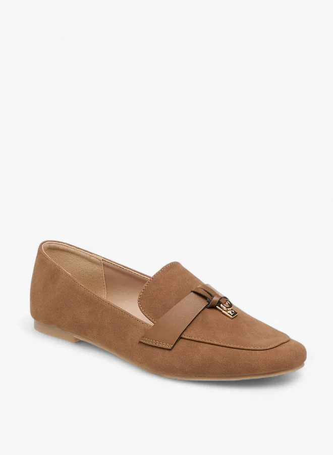 فلورا بيلا من شو إكسبرس Metal Accent Slip-On Loafers